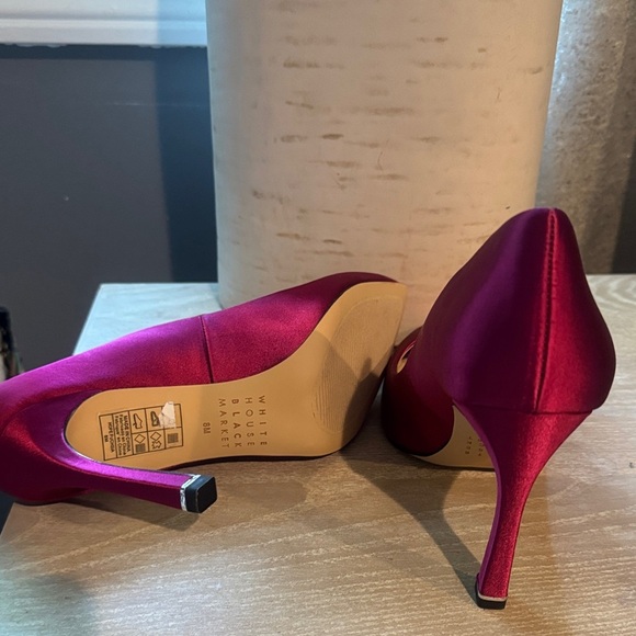 White House Black Market Fuchsia Satin Heels - Picture 7 of 7